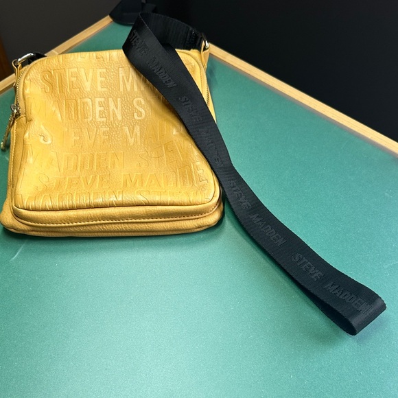 Steve Madden Mustard Yellow Embossed Messenger Bag - Picture 12 of 12
